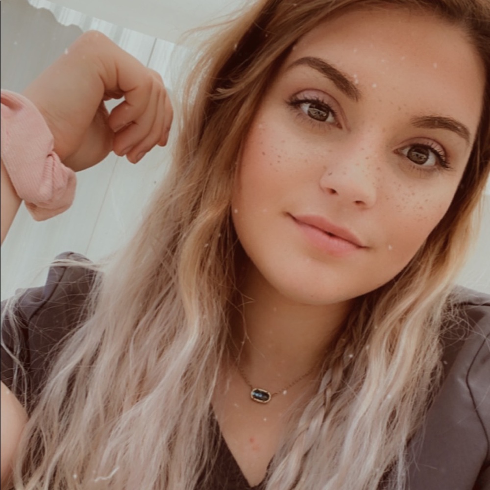 Meet your Posher, Baylee
